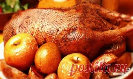 Гусь фаршированный яблоками и черносливом - пошаговый рецепт с фото на Повар.ру