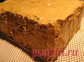ТОРТ ИЗ ПЕЧЕНЬЯ БЕЗ ВЫПЕЧКИ
Это вкус нашего детства. Все просто, быстро и очень вкусно!
Понадобится:
✔Печенье «Юбилейное» (или подобное) - 1 кг;
✔Сгущенное молоко (варенное) – 400 г;
✔Масло сливочное – 200 г;
✔Ванилин
Приготовление:
Масло взбить добела. Добавить варенное сгущенное молоко, ванилин и ещё раз хорошенько взбить.
Печенье укладываем на твердую основу (поднос) рядами и смазываем кремом, в том числе и по бокам.
Несколько печений покрошить и посыпать торт.
И все! Приятного аппетита.
