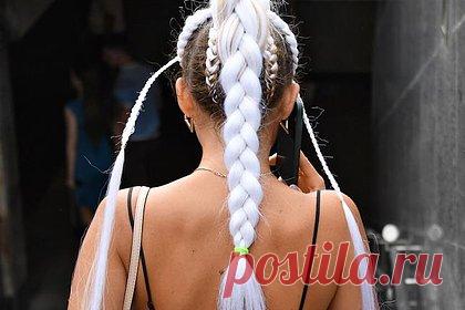 Назван самый популярный цвет волос у россиянок. Аналитики маркетплейса «СберМегаМаркет» совместно с агентством Tiburon Research раскрыли самый популярный цвет волос у россиянок. В результате опроса выяснилось, что 70 процентов респонденток имеют частично или полностью окрашенные пряди. При этом часто используемым в данной процедуре стал блонд.