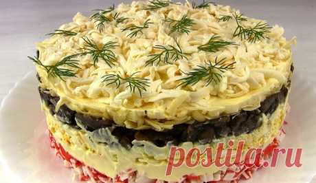 Нереально вкусный крабовый салат «Званый ужин» Салат не только с крабовыми палочками, но и с грибами, твердым и...