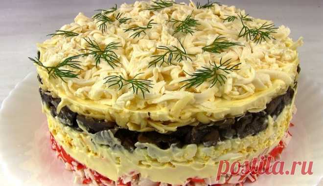 Нереально вкусный крабовый салат «Званый ужин» Салат не только с крабовыми палочками, но и с грибами, твердым и...