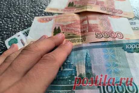 В России обнаружили схему по уклонению от уплаты налогов с продажи пива. Федеральная налоговая служба и Федеральная служба безопасности обнаружили две схемы уклонения от уплаты налогов с продажи пива. Для этого бизнес выпускал алкогольное пиво под видом кваса или лимонада, не учитывал часть производства. Сумму неуплаченных акцизов и НДС оценили в десятки миллиардов рублей.