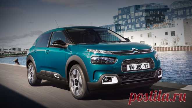 Хэтчбек Citroen C4 Cactus уступит дорогу новой модели Ксавье Пежо, директор по продуктам Ситроена, сделал неожиданное признание журналу Top Gear: «Наш следующий автомобиль C-сегмента заменит Citroen C4