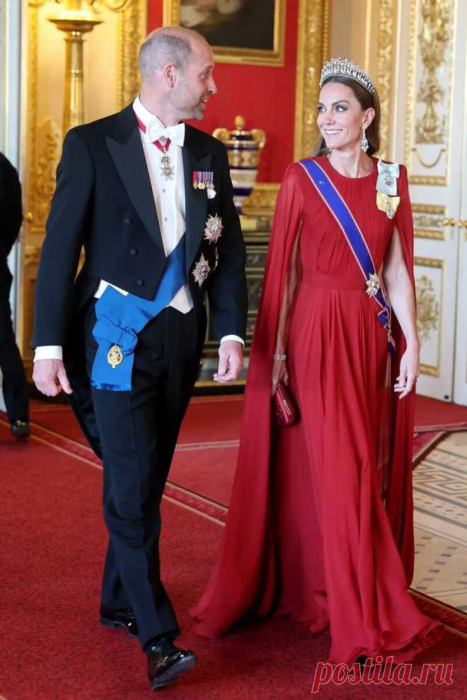 Видение в красном: Кейт Миддлтон блистает в наряде от Givenchy и своей любимой тиаре на первом за два года государственном банкете