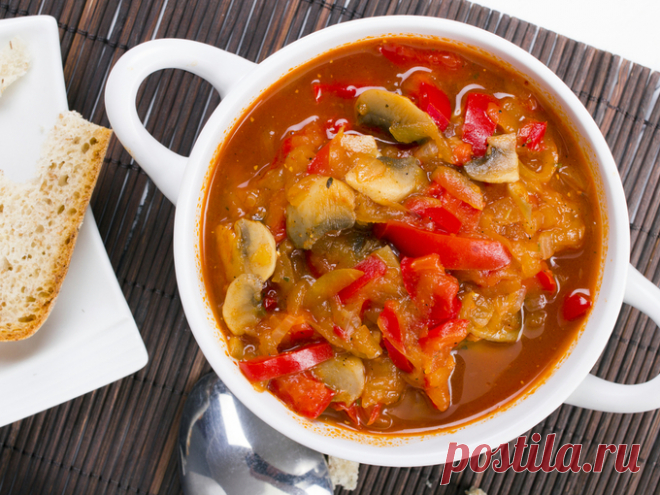 Лечо с грибами и морковкой 