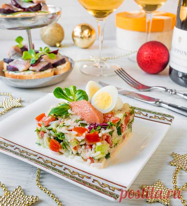 ༺🌸༻Салат с рисом, сельдереем и икрой минтая на Вкусном Блоге Ииии… вот вам новый рецепт салата. Его хоть на новогодний стол, хоть на повседневный – так или иначе, он очень вкусный. А за счет икры (пусть и не премиальной) в составе еще и необычный. Икра минтая продается в жестяных банках в тех же отделах, где и вся остальная икра.
