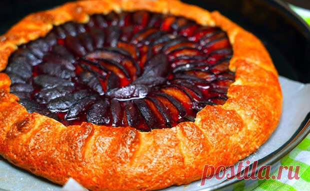 Что приготовить из сливы. Этот рецепт на каждый день: простая и вкусная выпечка - Steak Lovers - Медиаплатформа МирТесен Практически вся выпечка очень требовательна как минимум ко времени кулинара — именно потому этот рецепт из сливы пользуется такой популярностью. Готовить будем своего рода пирог на тончайшем тесте, где нежная сливовая начинка займет большую часть места. Ингредиенты: 2 стакана муки 1 столовая ложка - 23 сентября - 43162839249 - Медиаплатформа МирТесен