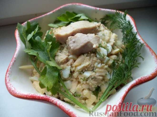 Рецепт: Салат из печени трески с сыром на RussianFood.com