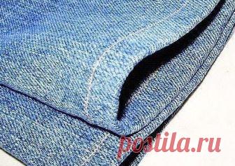 Как подшить джинсы, если «машинка не берет»? (Шитье и крой) Подшить джинсы порой бывает очень сложно, так как швы у них очень плотные и толстые и не всякая машинка может с этим справится. Я предлагаю вам способ, при котором можно обойти толстые швы и не нан…