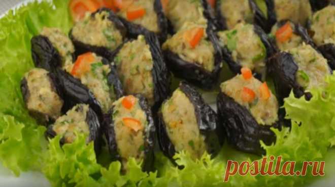 Мидии из чернослива — закуска, которая первой исчезает со стола 


Весьма отличная закуска!









Ингредиенты:

петрушка — 1 пучок
сыр — 100 г
чеснок — 2 зубчика
яичные желтки — 2 шт
грецкий орех — 50 г
майонез — 2 ст. л.
чернослив — 300 г
листья салата — пучок…