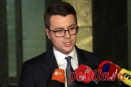 Польша заявила о неприемлемости попыток навязывания украинских интересов. Польша не намерена оправдывать экономические ожидания Украины в связи с эмбарго на зерно, с этим и связана сложность в польско-украинских отношениях. Об этом заявил пресс-секретарь правительства Польши Петр Мюлер. Он добавил, что подобные заявления не означают, что отношения между Польшей и Украиной будут плохими.