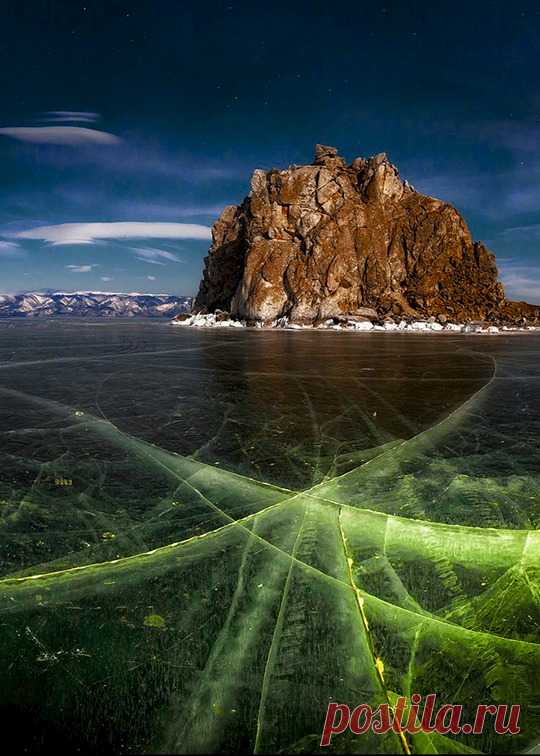 Enantiodromija | Baikal at night by Михаил Воробьев