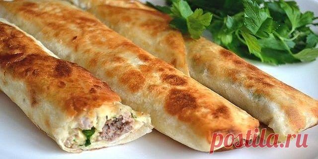 Теперь на рынке первым делом покупаю тонкий лаваш! Теперь на рынке первым делом покупаю тонкий лаваш! Научилась готовить из него вкуснейшее блюдо!
 
Хотите порадовать семью новым вкусным блюдом? Тогда скорее бегите в хлебный отдел за тонким лавашом! Эта вкуснейшая закуска готовится очень быстро из того, что есть в холодильнике! Содержимое холодильника и немного фантазии подскажут вам, как приготовить вкуснейшую закуску, а мы дадим несколько советов, как сделать из лаваша а...