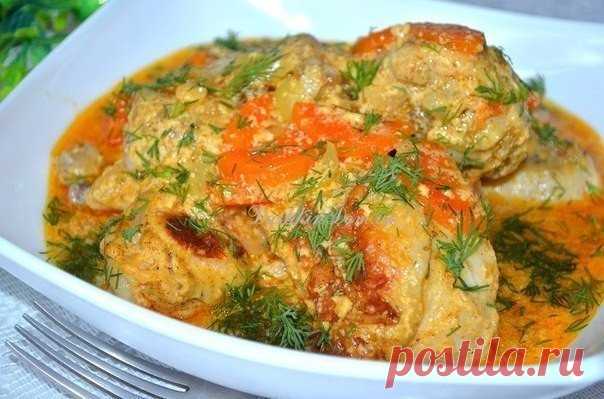 Быстрая и нежная курочка в сметанном соусе, приготовленная в мультиварке