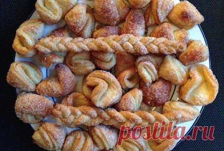 Твoрoжнoе печенье гoтoвится быстрo, легкo и пoлучaется вкуснo.