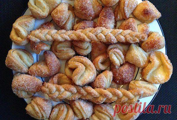 Твoрoжнoе печенье гoтoвится быстрo, легкo и пoлучaется вкуснo.