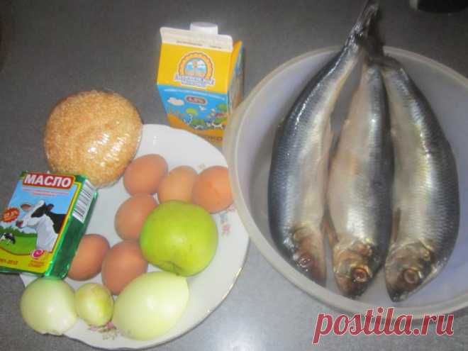 Вкусный форшмак по-домашнему Что-то в последнее время стала я готовить подзабытые уже блюда. сегодня например сделала форшмак.для форшмака берем:- естесссно селедку, у меня олюторская;- лук репку;- яблоко;- вареные яйца;- белую б…