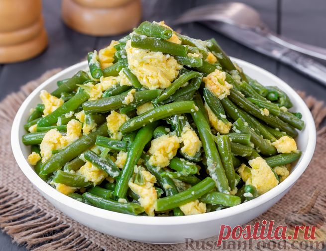 Рецепт: Тушёная стручковая фасоль с яйцами на RussianFood.com