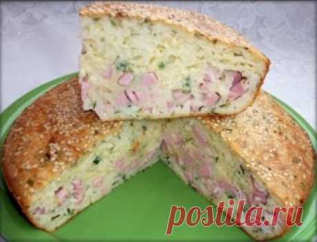 Заливной пирог с колбасой и сыром
