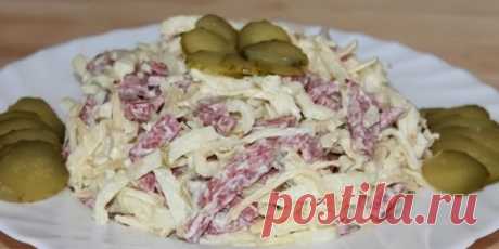 10 классных салатов с солёными огурцами - Лайфхакер