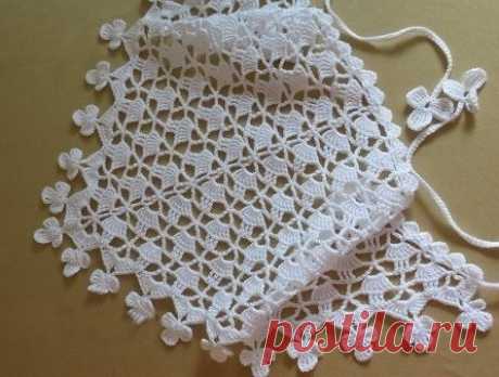 Ажурная косыночка, связанная крючком