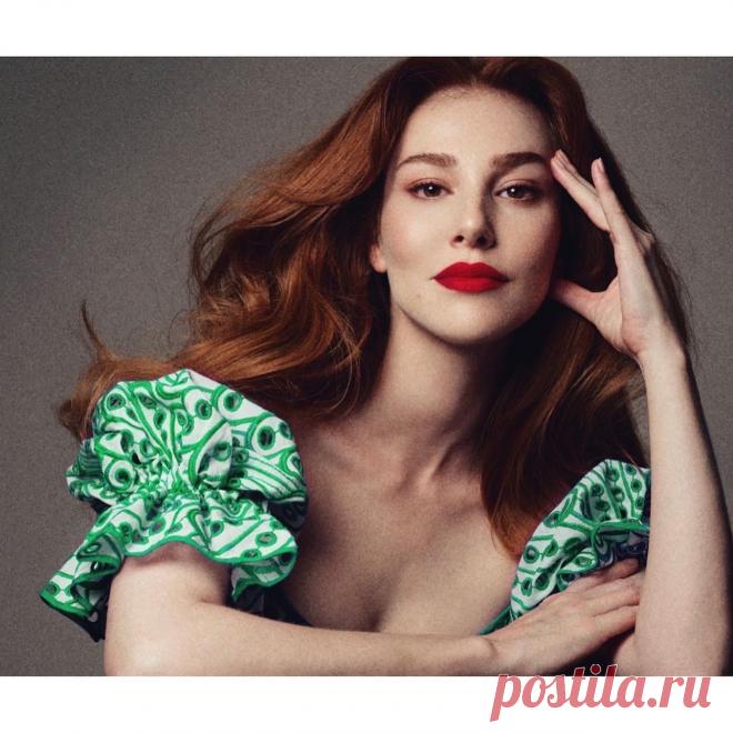 Photo shared by Elçin Sangu on June 07, 2022 tagging @hamiyetakpinar, @ondertiryaki, and @yasar.eyyubi. May be a closeup of 1 person.