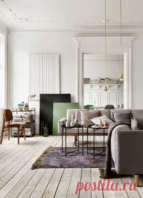 Как расставить правильно мебель в комнате: 6 практичных советов Нужно ли ставить предметы мебели симметрично друг другу, что такое фокусная точка и почему надо помнить про маршруты перемещения – рассказываем подробно про грамотную планировку