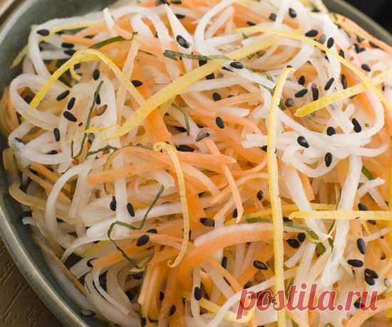 Салат из дайкона и моркови «Намасу» — рецепт