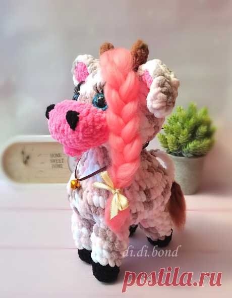PDF Плюшевая Коровка крючком. FREE crochet pattern; Аmigurumi animal patterns. Амигуруми схемы и описания на русском. Вязаные игрушки и поделки своими руками #amimore - корова из плюшевой пряжи, плюшевая коровка, телёнок, бык, бычок.