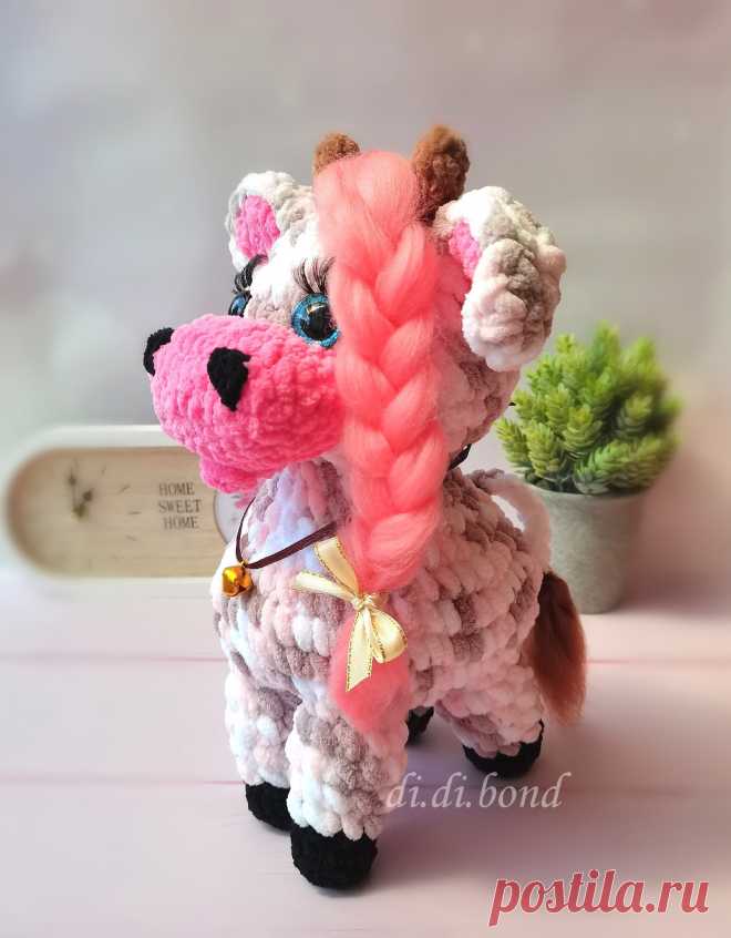 PDF Плюшевая Коровка крючком. FREE crochet pattern; Аmigurumi animal patterns. Амигуруми схемы и описания на русском. Вязаные игрушки и поделки своими руками #amimore - корова из плюшевой пряжи, плюшевая коровка, телёнок, бык, бычок.