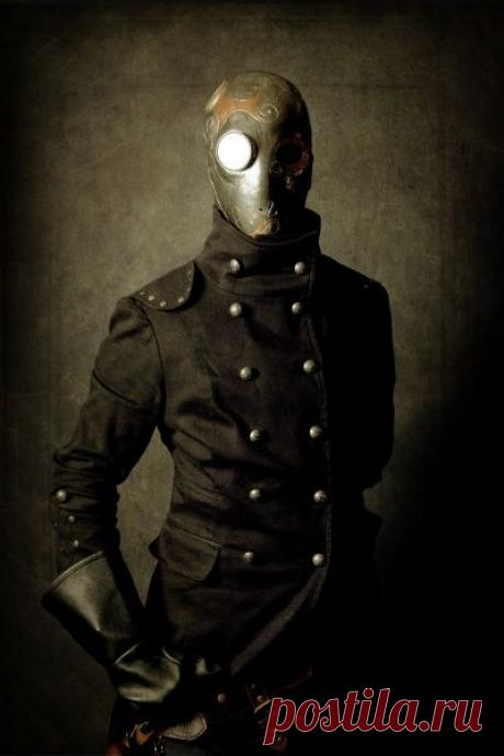 Дизельпанк. Мужчина. Шинель. Маска.