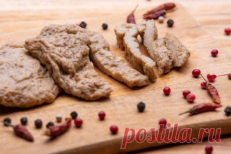 Вместо мяса: пшеничный стейк и докторская колбаса из тофу - ТАСС