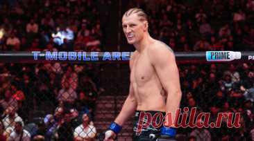 Волков высмеял свою новую причёску, боец UFC сделал афрокосы. Российский боец UFC Александр Волков заплёл маленькие афрокосички. Читать далее