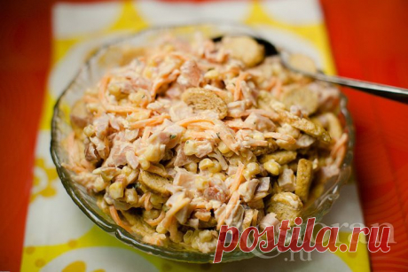 Салат с копченой курицей и корейской морковкой