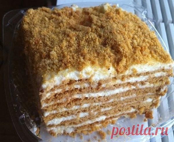 САМЫЙ ЛУЧШИЙ РЕЦЕПТ ТОРТА СМЕТАННИК

Не сухой, очень нежный, с мёдом и сметаной.
Тесто:
200г масла
4ст.л мёда
400г сахара
2ч.л соды
4 яйца
1200г муки (6 стаканов) может надо будет чуть больше

Растопить масло с мёдом на огне, добавить сахар, снять с огня, дать постоять пару минут(чтоб не было горячее), и добавить яйца и муку с содой. Если тесто сильно прилипает, добавить муки.
Раскатать шесть больших коржей(или 12 маленьких). Выпекать при180С до готовности.

Крем:
1 литр с...
