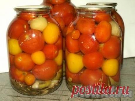 Пикантные маринованные помидоры - рецепт с фото По этому рецепту я консервирую помидоры каждый год. Вкус у маринованных помидоров получается очень пикантный. Чтобы баночки смотрелись веселее, я добавляю жёлтые помидоры и овощной физалис. Ингредиенты