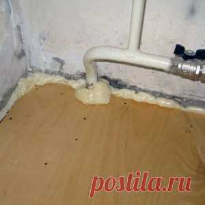 Чем заделать щели между стеной и полом: способы и материалы