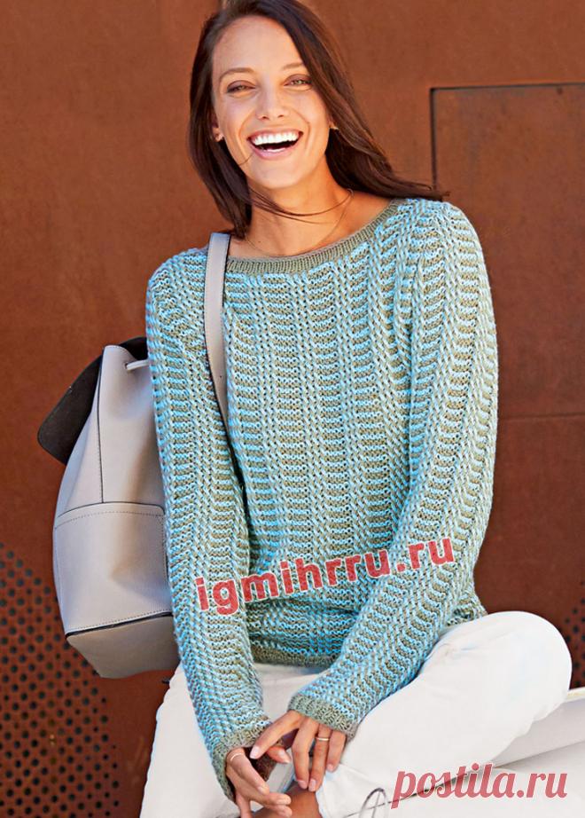 Двухцветный пуловер с узором из полос. Вязание спицами со схемами и описанием