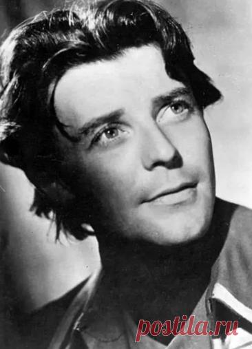 Жерар Филип, 4 декабря, 1922
 • 25 ноября 1959