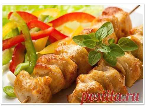 Куриные шашлыки со сметанно-горчичным соусом!   Безумно вкусноo!! Быстро, легко и ОЧЕНЬ вкусно! Рецепт совсем простой. !! Более подробно о рецепте можете узнать в источникe:  http://www.odnoklassniki.ru/pitanieyav      Рекомендуем посмотреть!!! Приятного  аппетитa!