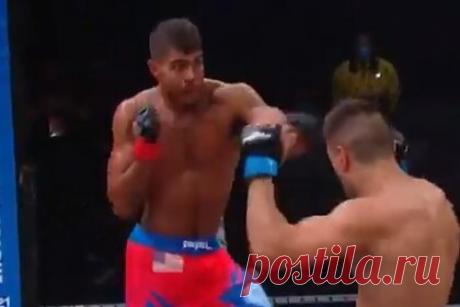 Боец MMA нокаутировал оппонента ударом в голень. Американский боец смешанного стиля (MMA) Майкл Ломбардо одержал победу нокаутом на турнире Professional Fighting League (PFL) 13 августа. 31-летний американец закончил поединок в первом раунде. Ему противостоял Кайрон Боуэн. Ломбардо заставил оппонента упасть, ударив его ногой в голень.