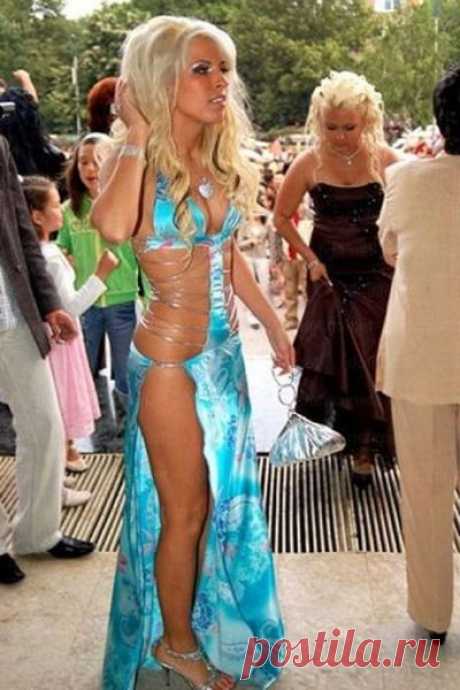 Chlloe.com - Epische und urkomische Brautjungfer scheitert