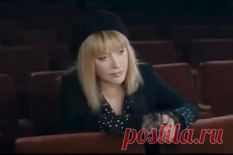 «Иноагент или нет, но она приспособленка». Звёзды высказались о Пугачевой. «Она может и не понять очевидную вещь: признание ее иноагентом — это симметричный ответ на ее поведение. Что звание иноагента ей дают по подлым заслугам ее», — полагает Василий Ливанов.