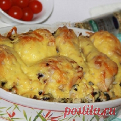 Куриные ножки с картошкой и грибами в духовке