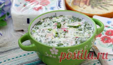 Окрошка с творогом и куриным филе. В первый раз приготовила с творогом год назад и теперь всегда так и готовлю!