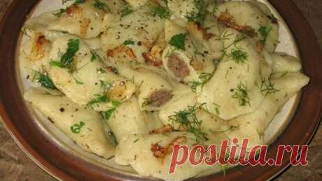 Вкуснющие картофельные вареники с куриной печенью по бабушкиному рецепту Если вы еще не ели, то обязательно попробуйте вареники с начинкой из куриной печени с картофельным пюре.