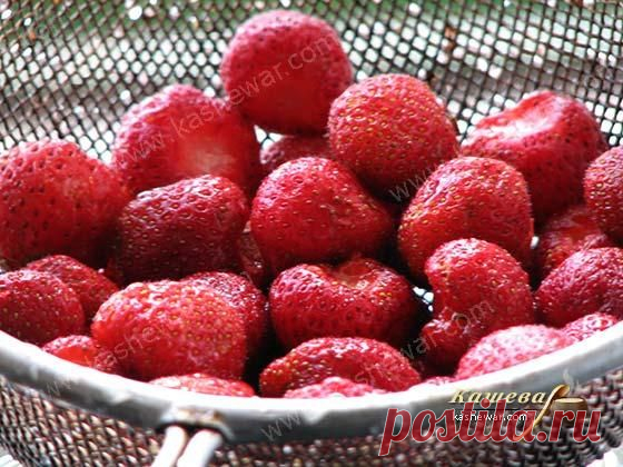 Клубничный крюшон.
