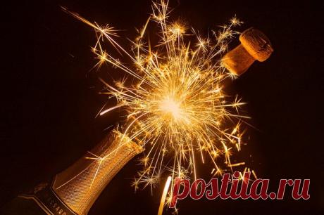 Приметы, связанные с новогодней ночью | Журнал "JK" Джей Кей Новый год — это не только любимый народный праздник, но и ворота в будущее. По событиям, которые произойдут с вами в новогоднюю ночь и 1 января, вы сможете узнать, какой год