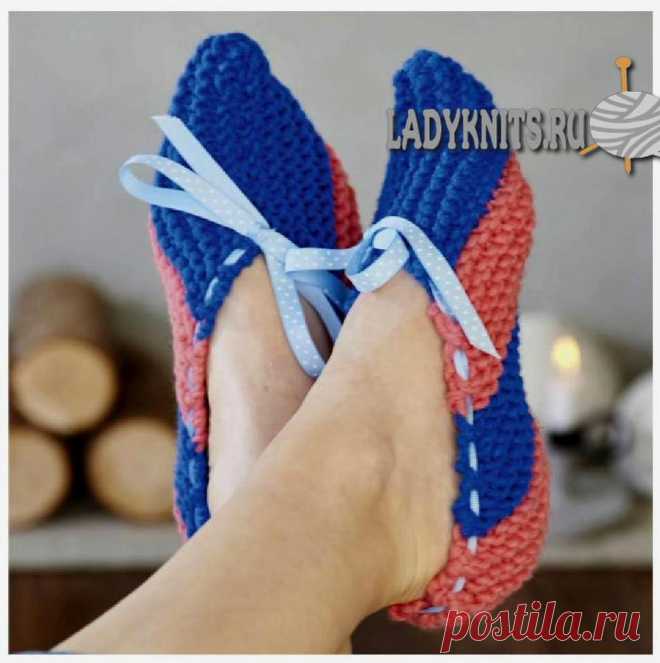 Вязаные спицами тапочки 