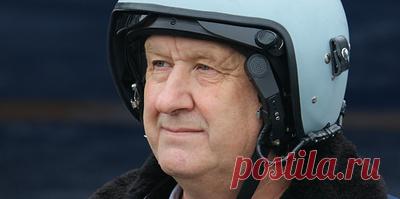 "Летчики не спорят с Богом". Каким запомнят шеф-пилота "Ил" Николая Куимова. Герой России погиб 17 августа 2021 года при крушении Ил-112В в Кубинке. Он был за штурвалом самолета